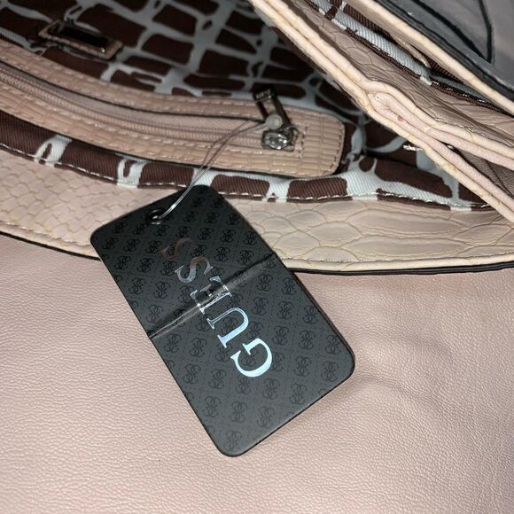 NEW Guess Clutch   - Picture 7 of 9